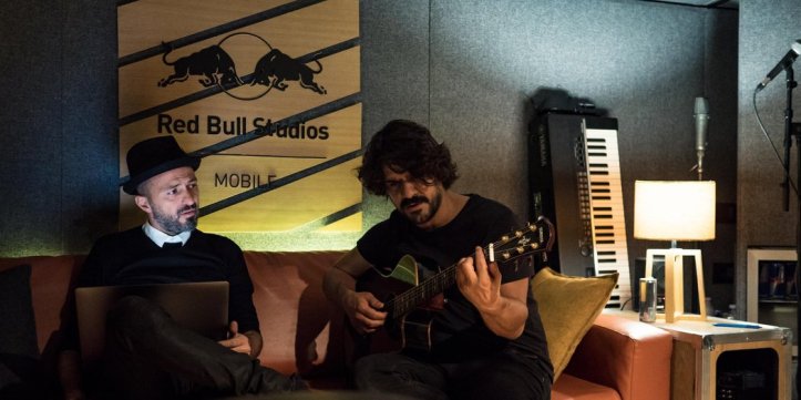 samuel-mannarino-red-bull-studio-mobile-1