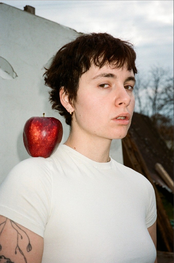 MADAME annuncia il nuovo singolo OK